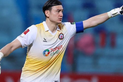 Thủ môn Văn Lâm: 'Quyết tâm chiến đấu cùng toàn đội không chỉ vì có HLV Troussier theo dõi'