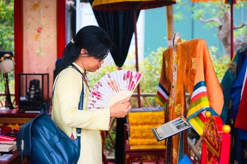 Khai mạc không gian trưng bày áo dài tại cung An Định, Huế
