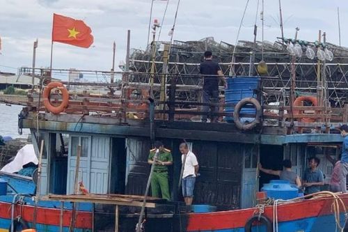 Quảng Bình: Kịp thời dập tắt vụ cháy 2 tàu cá khi đang neo đậu