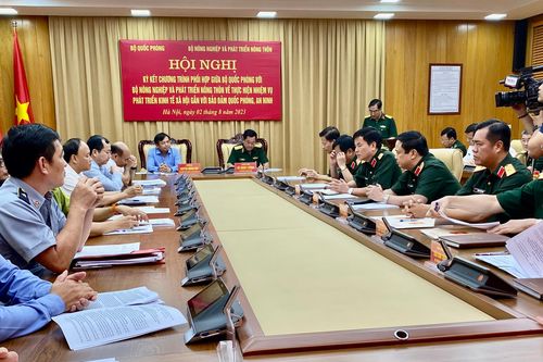 Phối hợp phát triển kinh tế-xã hội gắn bảo đảm quốc phòng, an ninh