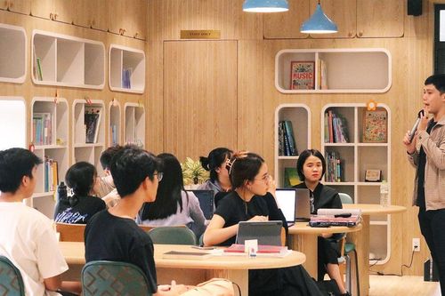 Lương vài triệu, xài đồ hiệu