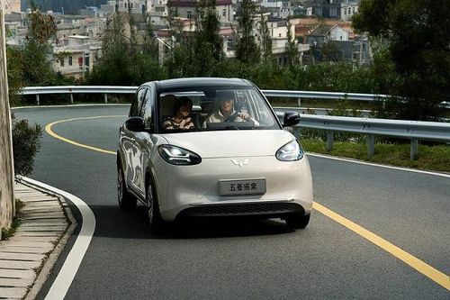 Wuling Bingo 2023 từ 197 triệu đồng sẽ 'hạ bệ' Hongguang Mini EV