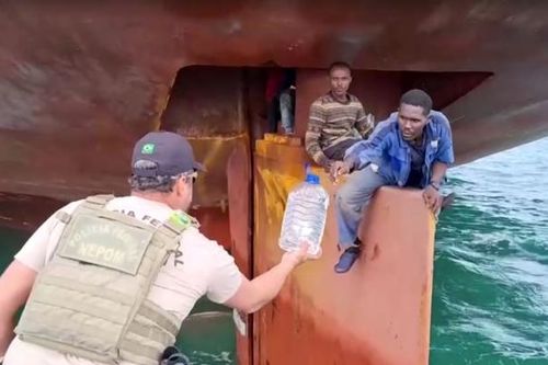 Bốn người Nigeria sống sót sau 14 ngày trên bánh lái tàu