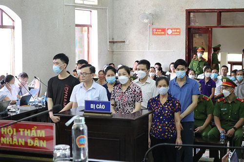 Cựu Phó Chủ tịch Nguyễn Anh Tuấn cùng đồng phạm hầu tòa trong vụ mở rộng sân bay Điện Biên