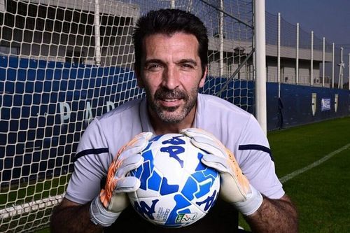 Thủ môn huyền thoại Gianlugi Buffon 'treo găng'