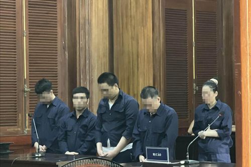 Giết người vì bị 'nhìn đểu'