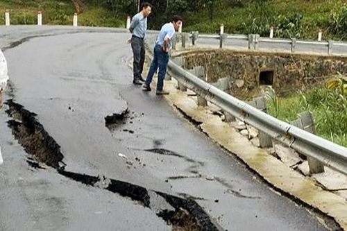 Lâm Đồng kiểm tra nguy cơ sạt lở trên đèo Mimosa, đường Hoa Đỗ Quyên