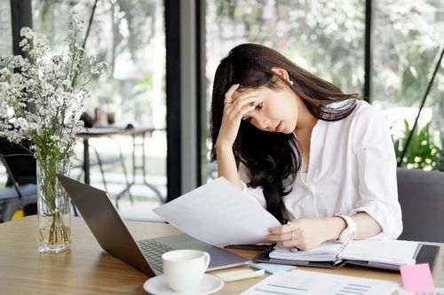 Vì sao hay đau đầu khi thời tiết thay đổi?