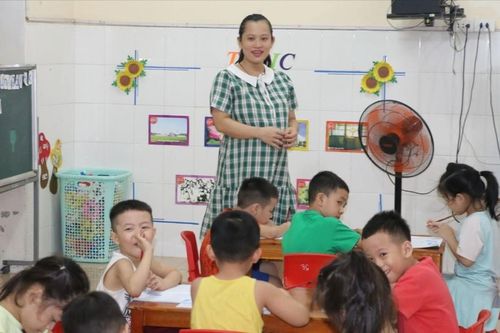 Các địa phương ráo riết tuyển dụng giáo viên mầm non để kịp về đích đúng kế hoạch