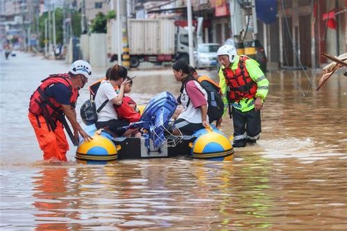 Điện thăm hỏi về thiệt hại nặng nề do mưa bão tại Trung Quốc