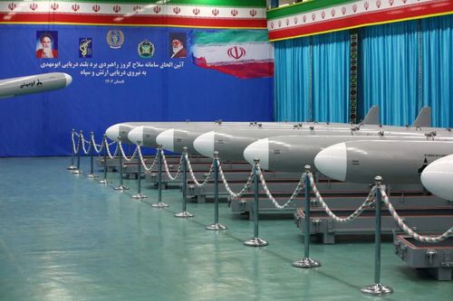 Iran công bố các tàu mới trang bị tên lửa có tầm bắn 600 km