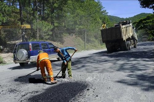 Khẩn trương kiểm tra nguy cơ sạt lở 2 tuyến đường cửa ngõ Đà Lạt