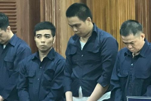 Đánh nhau trong quán hát, hai vợ chồng và 5 đồng phạm lãnh án