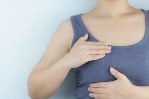 Dùng dầu dừa trị nứt núm vú, mẹ đang cho con bú nên biết điều này