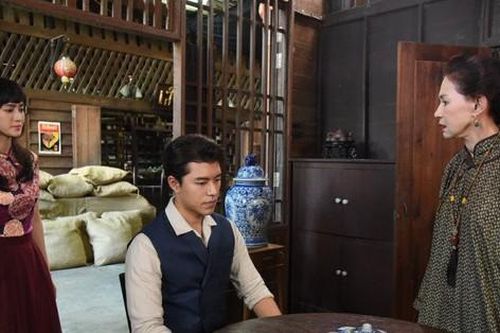 Em trai kiên quyết đòi đi xuất khẩu lao động dù điểm thi rất cao