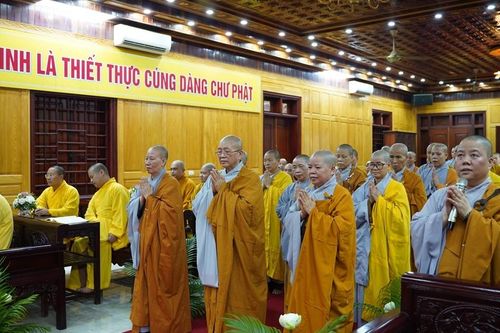 Đoàn Phân ban Ni giới T.Ư thăm và cúng dường trường hạ 6 tỉnh thành phía Bắc