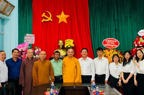 Gia Lai: Ban Trị sự Phật giáo tỉnh chúc mừng Ban Tôn giáo tỉnh nhân ngày truyền thống