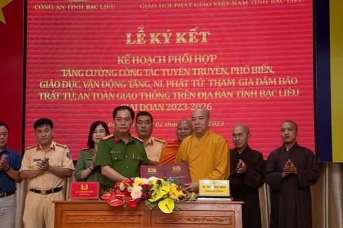 Bạc Liêu: Ban Trị sự Phật giáo tỉnh ký kết phối hợp phổ biến về trật tự, an toàn giao thông