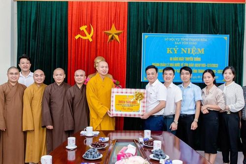 Thanh Hóa: Ban Trị sự GHPGVN tỉnh chúc mừng Ban Tôn giáo tỉnh nhân ngày truyền thống