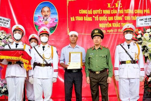 Lâm Đồng: Trao bằng Tổ quốc ghi công cho 3 chiến sỹ hy sinh trên đèo Bảo Lộc