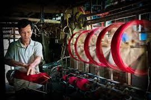 Làng nghề dệt choàng Long Khánh A - Truyền thống văn hóa vượt thời gian và không gian