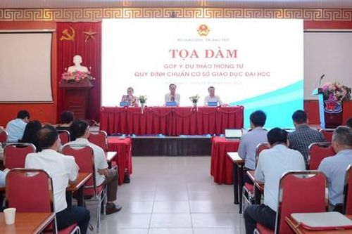 'Hà Nội có gần 600 nghìn sinh viên đại học, nếu cứ giữ khư khư đất nội đô sẽ không còn chỗ để thở'