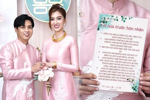 Hồ Quang Hiếu cầm giấy, đọc những lời hứa như ngôn tình với vợ trẻ trong lễ ăn hỏi