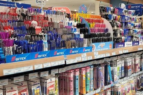 Giá cả đồ dùng năm học mới ra sao khi mẫu mã vô cùng đa dạng?