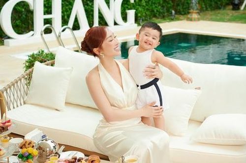 Chi Bảo – Lý Thùy Chang chiều con 'nhất nhì' Showbiz Việt, đầu tư sân vườn trong không gian triệu đô chỉ để con vui chơi
