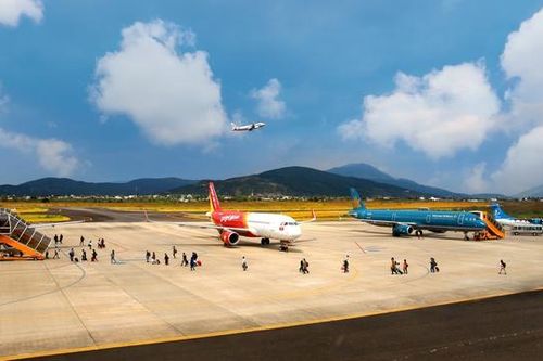 Giải pháp hạn chế tình trạng máy bay chờ khi thời tiết bất lợi