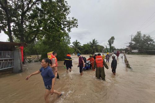 Giải mã nguyên nhân khiến đô thị đồng bằng, ven biển hay phố núi 'cứ mưa là ngập'
