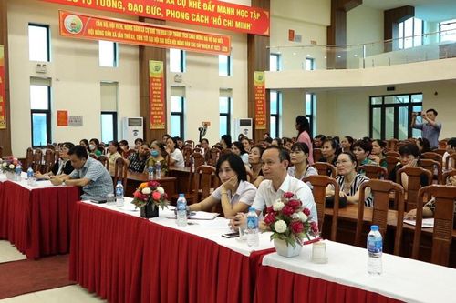 Hà Nội: Nâng cao kiến thức làm cha mẹ và bảo vệ trẻ em