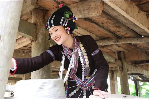 Bảo tồn giá trị trang phục truyền thống dân tộc Lự gắn với phát triển du lịch
