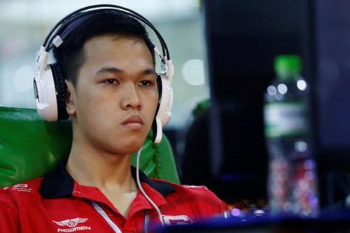Chim Sẻ Đi Nắng bén duyên AOE từ lớp 7, chơi game có tiền là nhờ mẹ giữ, 25 tuổi đã là huyền thoại số 1 thế giới