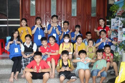 Những thầy cô 'Gia sư áo xanh' tại xóm trọ công nhân
