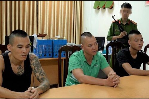 Bắt ổ nhóm cho vay lãi nặng, ép trả nợ bằng cách dìm con nợ xuống nước