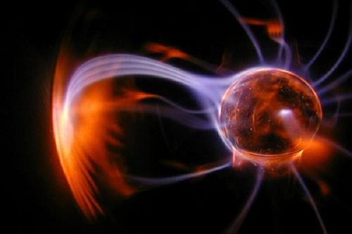 Quả cầu lửa 'ma quái' xuyên tường, chuyên gia rối não suốt trăm năm