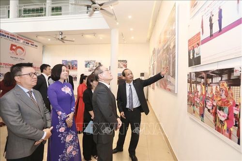 Khai mạc triển lãm ảnh Việt Nam - Nhật Bản: Hướng tới tương lai, vươn tầm thế giới