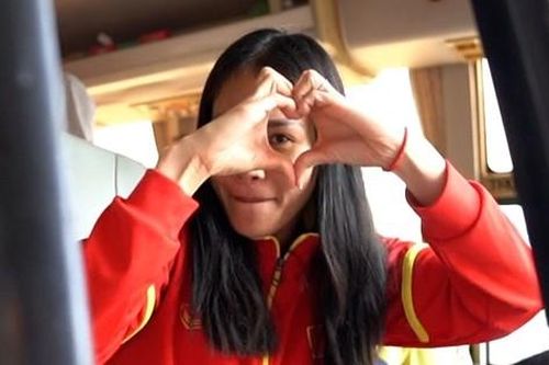 Chương Thị Kiều hài hước kể chuyện 'đổi áo'