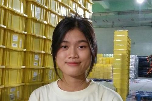 Nữ sinh thủ khoa hệ giáo dục thường xuyên làm công nhân nuôi giấc mơ đại học