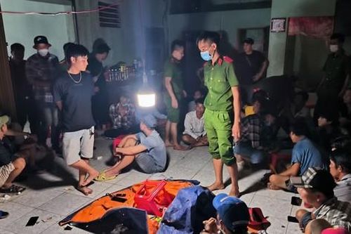 Phá tụ điểm đánh bạc bố trí nhiều lớp cảnh giới ở Kiên Giang