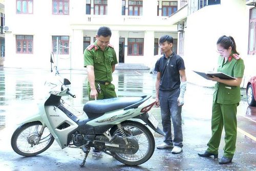 Bám đuổi từ Nam Định sang Ninh Bình rồi cướp giật tài sản