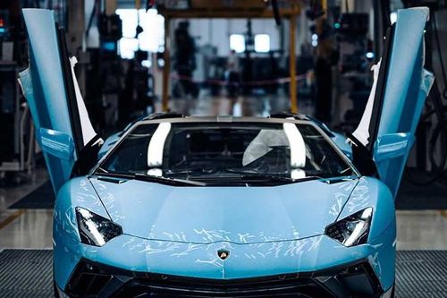 Khách mua siêu xe Lamborghini mới phải chờ gần một năm vì 'khan hàng'