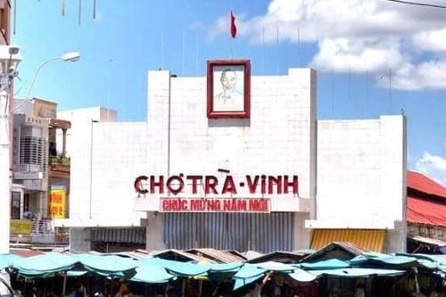Cách chức phó giám đốc trung tâm văn hóa vì ném chất bẩn vào ki ốt người khác