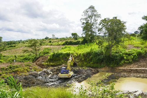 Thi công 121 ao tích nước giúp chống chịu với biến đổi khí hậu