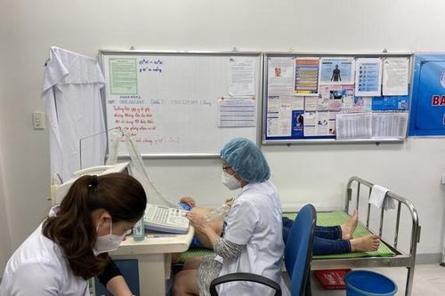 Hội KHHGĐ tỉnh Thừa Thiên Huế tư vấn và khám sức khỏe cho thanh niên, đoàn viên, người lao động