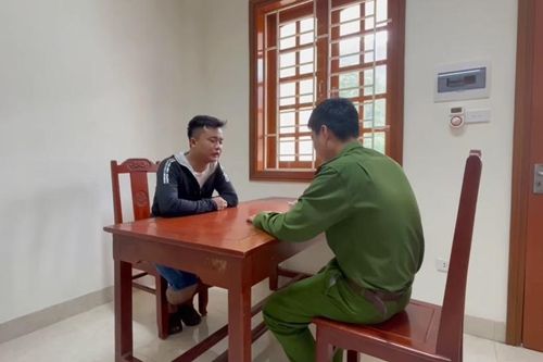 Hai nhóm thanh niên 'hỗn chiến' vì tranh giành 'kiều nữ' tại quán Karaoke