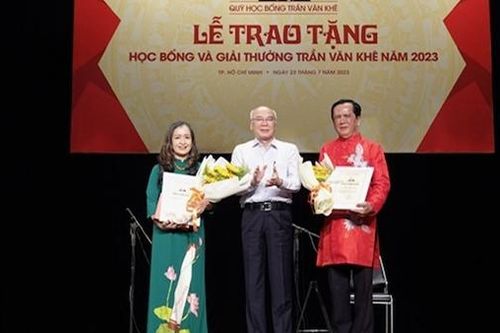 Quỹ học bổng Trần Văn Khê: Tiếp lửa tình yêu âm nhạc dân tộc