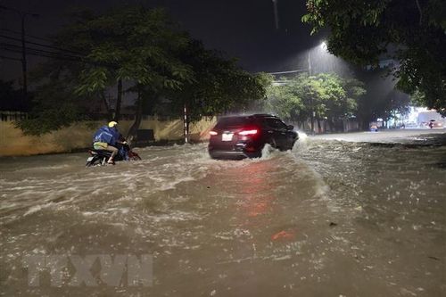 Điện Biên: Mưa lớn kéo dài, nhiều tuyến đường bị ngập sâu