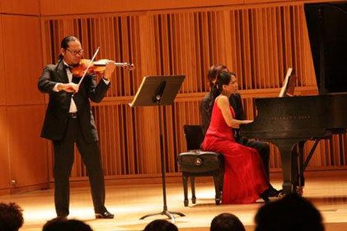 Nghệ sỹ Piano gốc Việt giành giải Vàng Giải thưởng Âm nhạc Toàn cầu